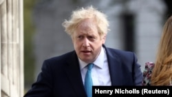 Si Boris Johnson est défait, une élection interne sera lancée pour désigner un nouveau leader du parti, qui deviendra Premier ministre.