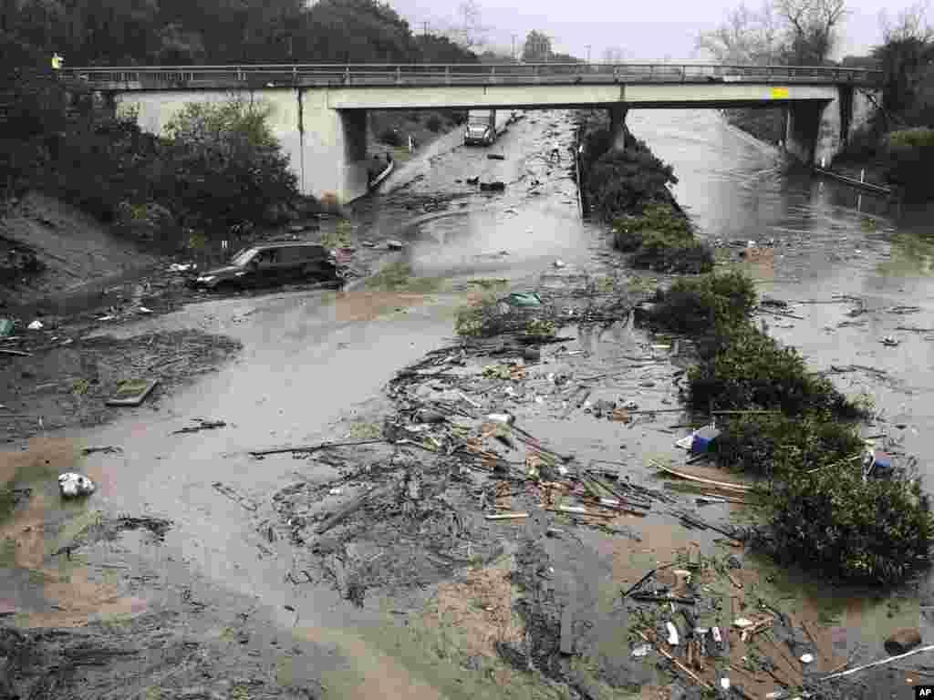 APTOPIX California Storms
