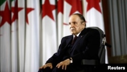 Le président algérien Abdelaziz Bouteflika lors d'une cérémonie à Alger, le 28 avril 2014.