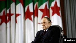 Le président algérien Abdelaziz Bouteflika lors d'une cérémonie à Alger, le 28 avril 2014.