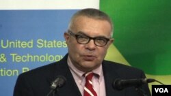 امریکی ناظم الامور رچرڈ ہوگلینڈ 