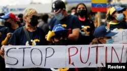 Demonstracije protiv ruske invazije na Ukrajinu u Karakasu, u Venecueli (Foto: Reuters/Leonardo Fernandez Viloria)