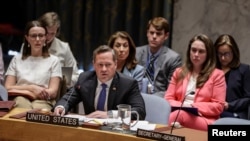 2026년 4월 7일, 미국 뉴욕 유엔 본부에서 열린 호르무즈 결의안 관련 유엔 안전보장이사회 회의에서 마이크 왈츠 주유엔 미국 대사가 발언하고 있다.