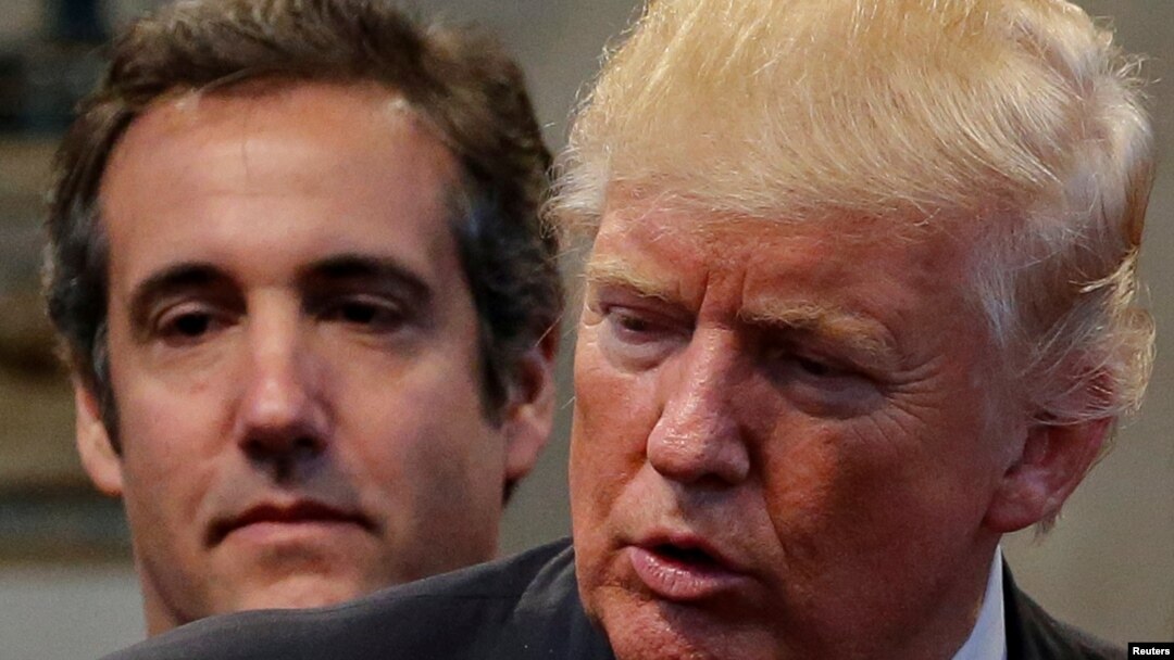 Michael Cohen, Luật sư của ông Trump, và ứng cử viên TT Donald Trump tại Ohio, ngày 21/9/2016. REUTERS/Jonathan Ernst/File Photo