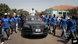 Serifo Nhamadjo, presidente interino da Guiné-Bissau, em campanha em Março passado