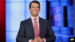 ທ່ານ Donald Trump Jr. ລູກ​ຊາຍ​ຂອງ​ປະທານາທິບໍດີ ດໍ​ໂນ​ລທຣໍາ ຢູ່ທີ່ນະຄອນນີວຢອກໃນວັນທີ 11 ກໍລະກົດ ປີ 2017.