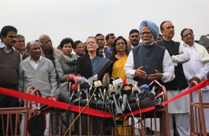 COVID-19: Modi speaks to Sonia, Manmohan, other leaders - The Economic Times