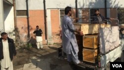 Bodies are removed from scene of militant attack at Bacha Khan University in Charsadda, Pakistan, Jan. 20, 2016. (Photo: N. Takar / VOA Deewa) 