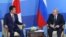 Синдзо Абэ и Владимир Путин на 5-м Восточном экономическом форуме во Владивостоке, Россия, 5 сентября 2019