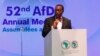 Akinwumi Adesina, presidente del Banco de Desarrollo Africano es el ganador del Premio Mundial de Alimentos 2017. En la foto, Adesina habla en la reunión anual del banco en Gandhinagar, India. Mayo 23, 2017.