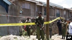 Polisi Kenya mengamankan lokasi ledakan di gereja di ibukota Nairobi, bulan lalu (foto: 30/9). 