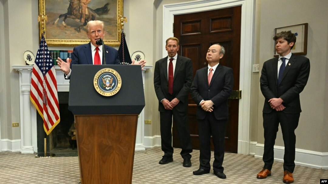 Трамп се состана со водачите на неколку водечки технолошки фирми, вклучувајќи го и Сем Алтман, извршен директор на Open AI; Лари Елисон, претседател на Oracle; и Масајоши Сон, извршен директор на SoftBank.