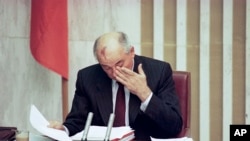 Михаил Горбачев на заседании Верховного Совета СССР, Москва, 27 августа 1991 года.