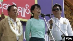 Aung San Suu Kyi menyerukan pendukungnya mewaspadai kemungkinan kecurangan pemilu.