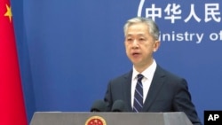 El portavoz de la Cancillería china, Wan Wenbin, anunció la reunión de funcionarios chinos con representantes de la Unión Europea.