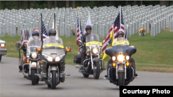 참전용사들의 모임인 애국엄호기수(Patriotic Guard Riders)가 참전용사의 시신 운구를 엄호하고 있다. (사진 제공=로이드 퍼슬리 앨라배마 애국엄호기수 단장)