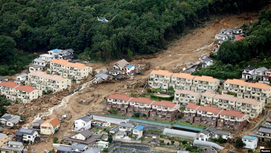 Tanah longsor yang menyapu daerah permukiman di Asaminami, Hiroshima di Jepang bagian barat (20/8).