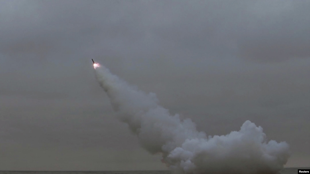 Северная Корея осуществила запуск баллистических ракет с подводной лодки