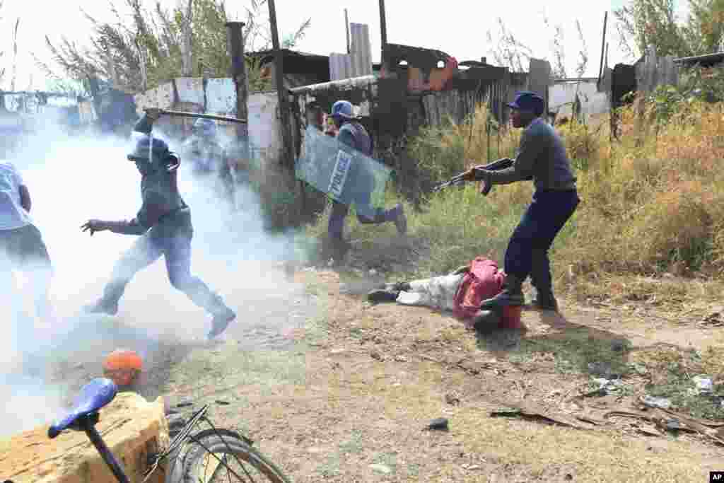 APTOPIX Zimbabwe Riots