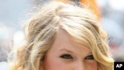 গানের জগতে স্বতন্ত্র কণ্ঠস্বর টেলর সুইফ্‌ট