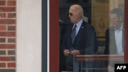 Un nuevo informe republicano alega que la familia Biden se benefició de su influencia política, cumpliendo supuestamente con los criterios para un juicio político. Sin embargo, el apoyo dentro del partido es incierto, y la Casa Blanca niega las acusaciones.