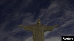 El Santuario Arquidiocesano que gestiona el monumento llevó a cabo el apagado el 22 de mayo de 2023, en Río de Janeiro, Brasil, en colaboración con la Federación Brasileña de Fútbol y el Observatorio de la Discriminación Racial en el Fútbol.