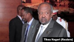 Le président djiboutien Ismail Omar Guelleh à son arrivée à la 33e session ordinaire de la Conférence des chefs d'État et de gouvernement de l'Union africaine (UA) à Addis-Abeba, en Éthiopie, le 10 février 2020.