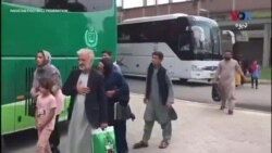 د افغانستان د جینکو د فټبال لوبډلې غړې او کورنۍ یې پاکستان ته رسیدلي