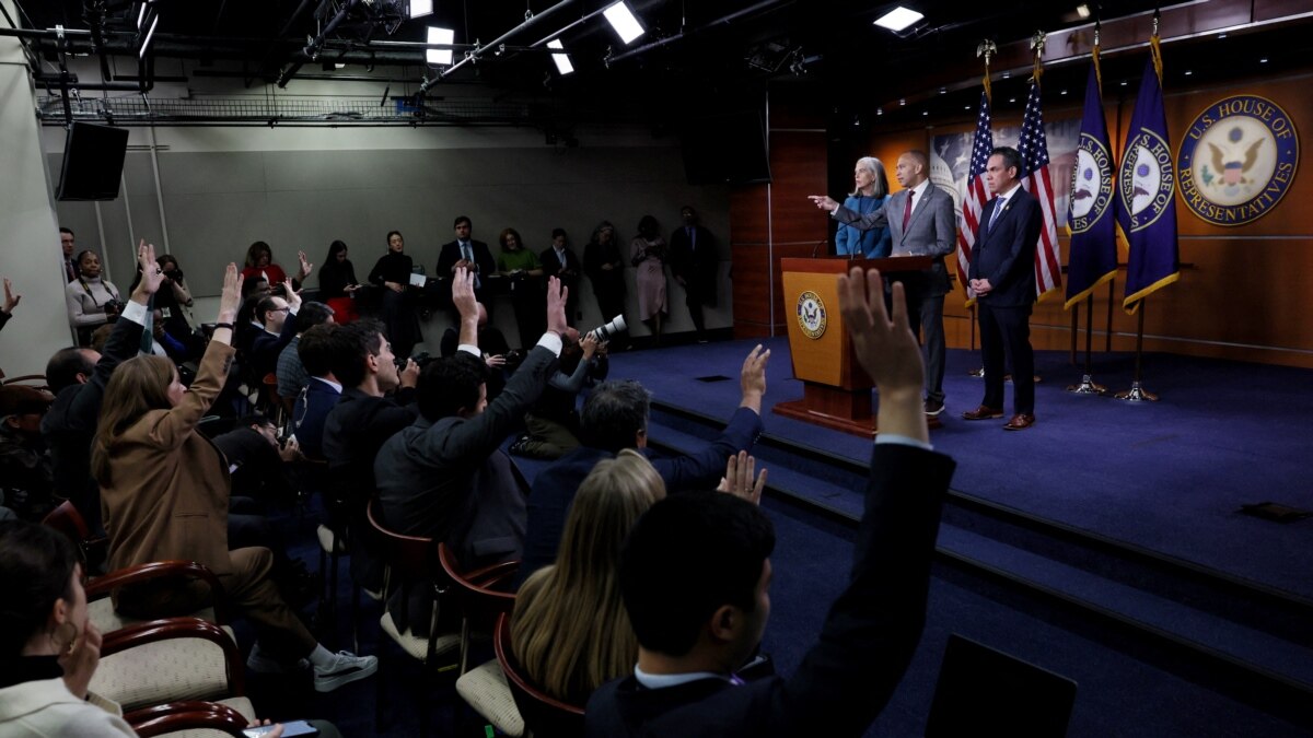 Cámara de Representantes rechaza plan respaldado por Trump para evitar cierre de gobierno