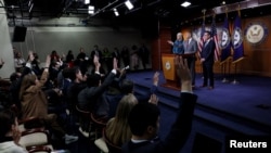 Escenas en el Capitolio después de que el presidente electo de Estados Unidos, Donald Trump, pidió a los legisladores estadounidenses que rechazaran un proyecto bipartidista para mantener el financiamiento del gobierno en Washington.