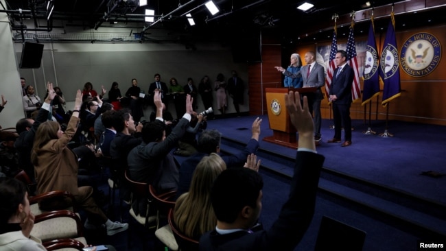 Escenas en el Capitolio después de que el presidente electo de Estados Unidos, Donald Trump, pidió a los legisladores estadounidenses que rechazaran un proyecto bipartidista para mantener el financiamiento del gobierno en Washington.