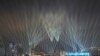 งานแสดงแสงสีที่สนามโอลิมปิก สปอร์ต เซ็นเตอร์ ที่เมืองหางโจว ในวันที่ 21 กันยายน 2023 สนามดังกล่าวจะเป็นสถานที่จัดพิธีเปิดเอเชียนเกมส์ ในวันเสาร์ที่จะถึงนี้ (ที่มา: รอยเตอร์)