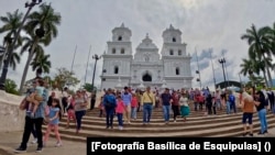 La Basílica de Esquipulas, hogar del Cristo Negro en Guatemala, se convierte cada enero en el corazón de una profunda devoción. [Fotografía Basílica de Esquipulas]