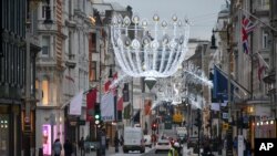 Near empty New Bond Street, in London, Dec. 22, 2020 as Prime Minister Boris Johnson cancelled Christmas for people across London and eastern and south-east England, following warnings from scientists of the rapid spread of the new variant of coronavirus.