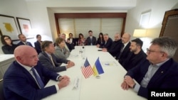 Президент України Володимир Зеленський зустрівся із  сенаторами США, Нью-Йорк, 21 вересня 2026. Офіс президента України/Reuters