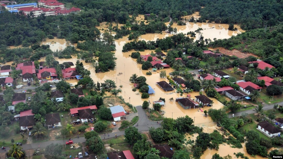 Foto Taman Nasional Kuala Tahan, Pahang, Malaysia yang terendam banjir, diambil dari udara (24/12). 