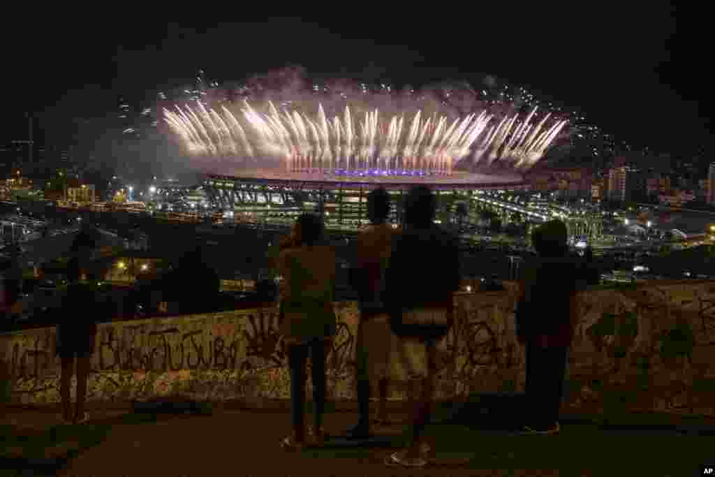 ۲۱ اوت ۲۰۱۶ - مراسم پایانی&nbsp;بازیهای المپیک تابستانی ۲۰۱۶ در ریو دو ژانیرو در کشور برزیل. &nbsp; در این بازیها، آمریکا با ۱۲۱ مدال، بیشترین تعداد مدال&zwnj;ها را گرفت. بعد از آمریکا، چین با ۷۰ مدال دوم و انگلیس با ۶۷ مدال سوم شدند.