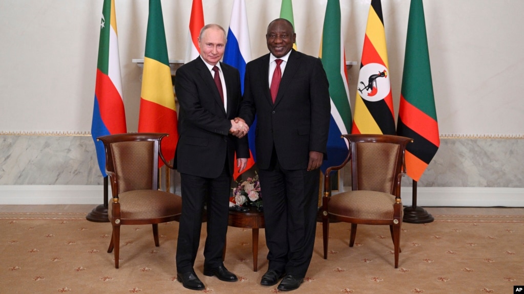 L'ANC (African National Congress), parti au pouvoir depuis 1994 en Afrique du Sud, a tissé des liens historiques avec la Russie, datant de l'ex-URSS.