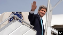 U.S. Secretary of State အမေရိကန်နိုင်ငံခြားရေးဝန်ကြီး John Kerry ။ 
