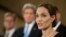 La actriz estadounidense Angelina Jolie dijo haberse hecho una doble mastectomía preventiva.