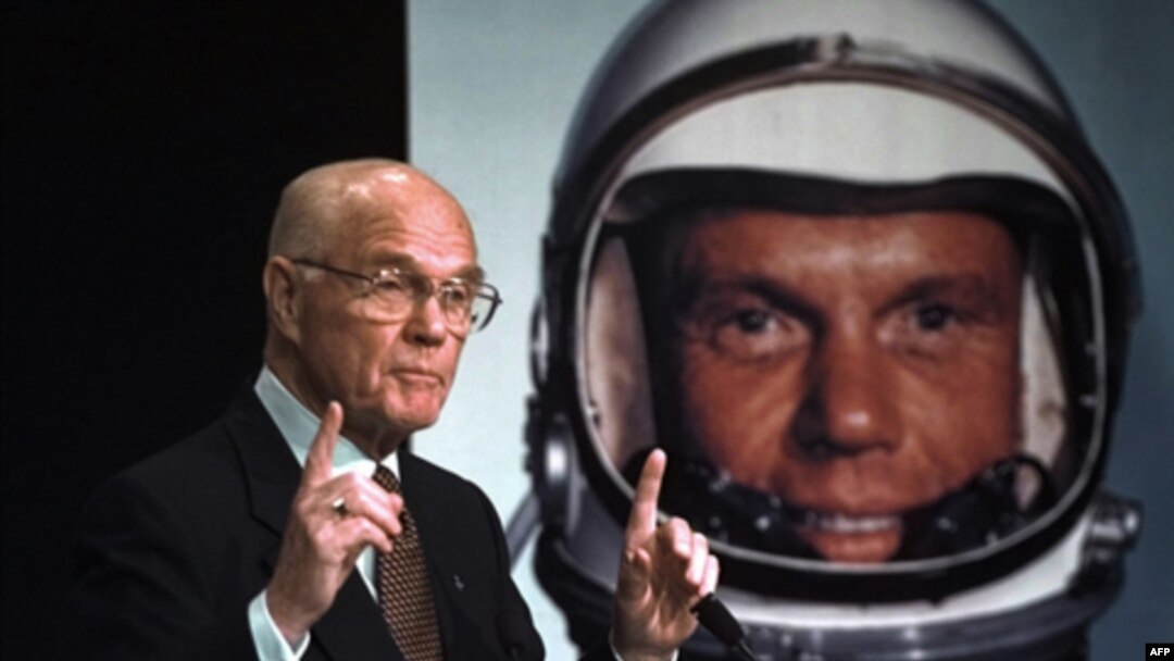 Američki astronaut Džon Glen pre pedeset godina tri puta obleteo planetu zemlju
