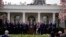 Le président Donald Trump s'exprime lors d'une conférence de presse sur le coronavirus dans la roseraie de la Maison Blanche, le vendredi 13 mars 2020, à Washington. (AP Photo/Evan Vucci)