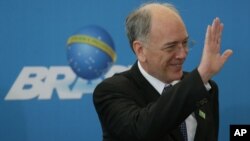 Petrobras anunció que designará un funcionario interino para reemplazar a su presidente, Pedro Parente, quien renunció tras una huelga de camioneros que exigían rebajas a los precios del diésel.