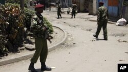 Cảnh sát Kenya tại hiện trường sau vụ nổ nhà thờ 