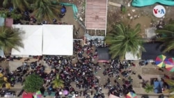 Video: Migrantes haitianos varados en Puerto de Necoclí antes de atravesar selva del Darién 