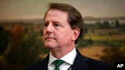 El asesor presidencial Don McGhan dejará la Casa Blanca en el otoño anunció el presidente Donald Trump.