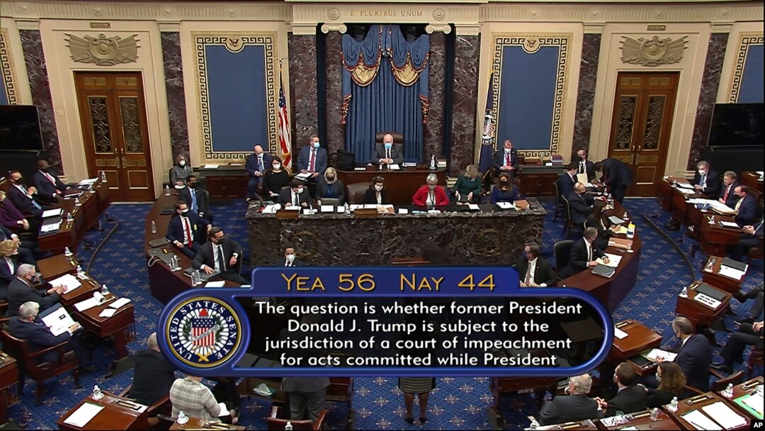 Dalam foto dari tayangan video, hasil total pemungutan suara mengenai dasar hukum persidangan pemakzulan mantan presiden AS Donald Trump ditampilkan di Senat, di Capitol, Washington, 9 Februari 2021.