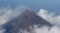 马尼拉市以南340公里的马荣火山