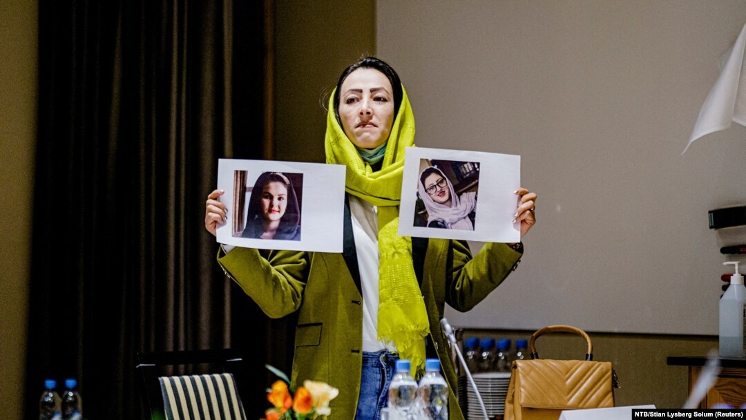 د افغانستان د مدني ټولنې فعالې هدا خاموش په اوسلو کې د هغو دوو مېرمنو تصویرونه پورته کړي دي چې فعالان وايي په ورستیو ورځو کې په افغانستان کې طالبانو نیولي دي خو طالبان دا خبره ردوي 