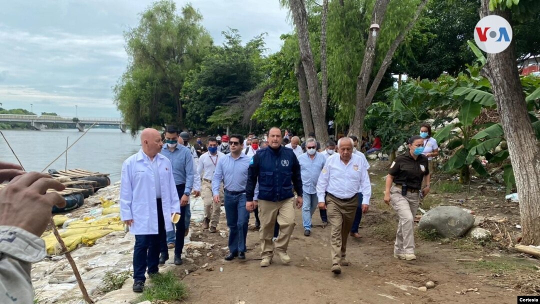Autoridades de Guatemala, México y Honduras en misión de reconocimiento a lo largo del río Suchiate, en la frontera entre Guatemala y Honduras. Foto cortesía.